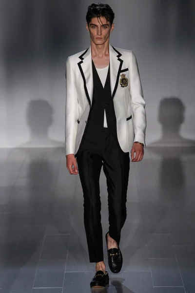 Look 33